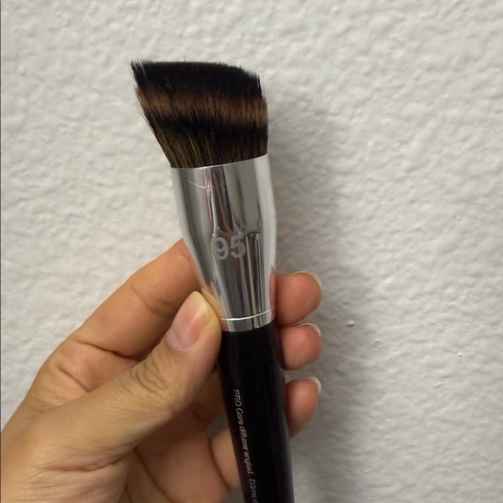 Sephora Collection pro core diffuser angled #95